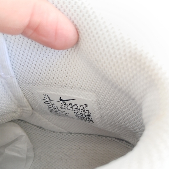 Nike Air Force 1 Hightop Triple White 6.5 - Picture 7 of 8